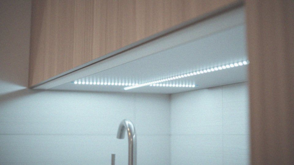 Co powoduje miganie taśmy LED?
